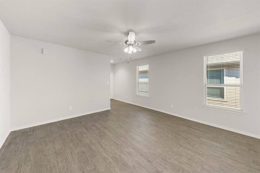 09. 1713 Meadow Crest - Family (2) 09. 1713 Meadow Crest - Family (2)