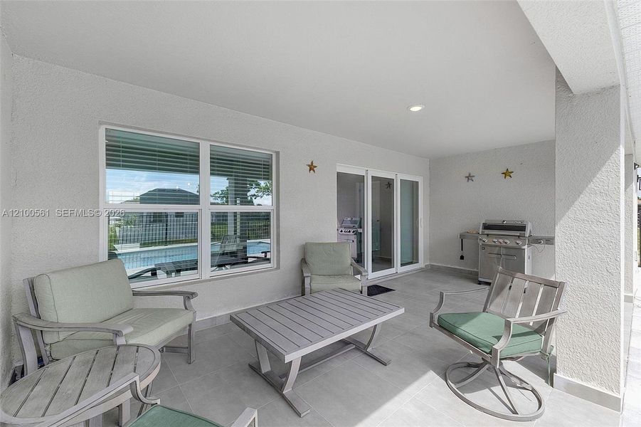 Exterior details and patio area of a home in , Cape Coral (Image 28).
