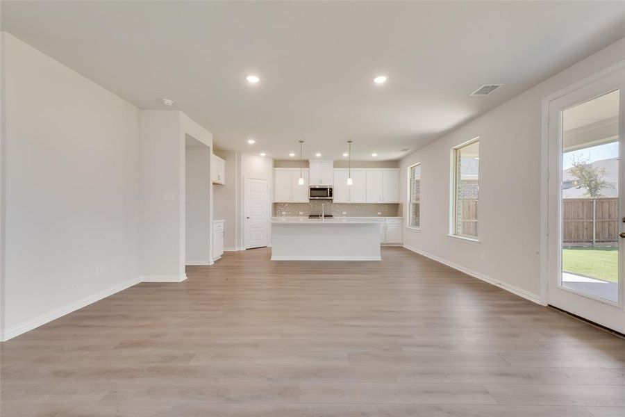 Spacious, unfurnished interior of a new home in Spiritas Ranch, Little Elm (Image 12).