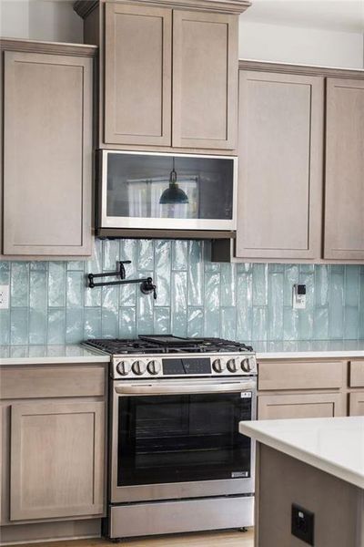 Furnished interior view inside a new home in , Dallas (Image 47). Furnished interior view inside a new home in , Dallas (Image 47).