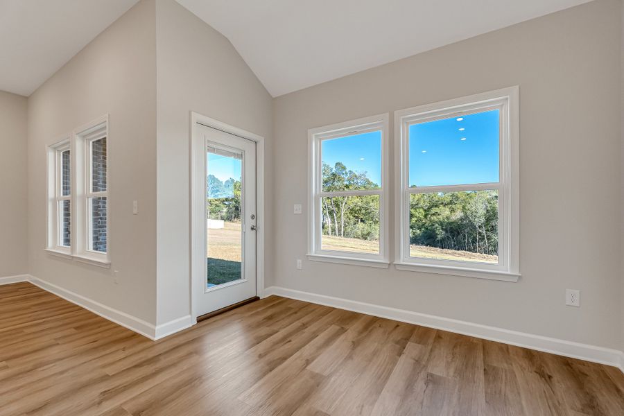 Spacious, unfurnished interior of a new home in Blossom Grove, Crestview (Image 33).
