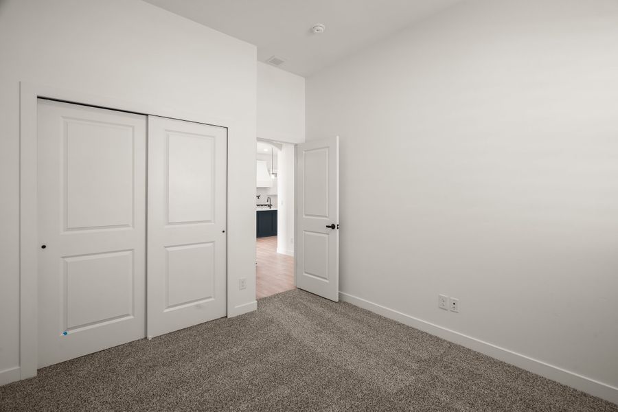Spacious, unfurnished interior of a new home in Tierra Del Este 91, El Paso (Image 29).