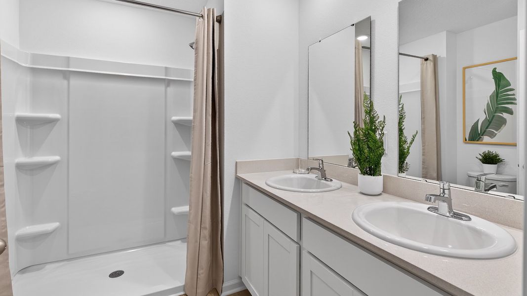 Representative furnished interior of a home built from the Carson by D.R. Horton in Hansen Creek, Jacksonville (Image 16).