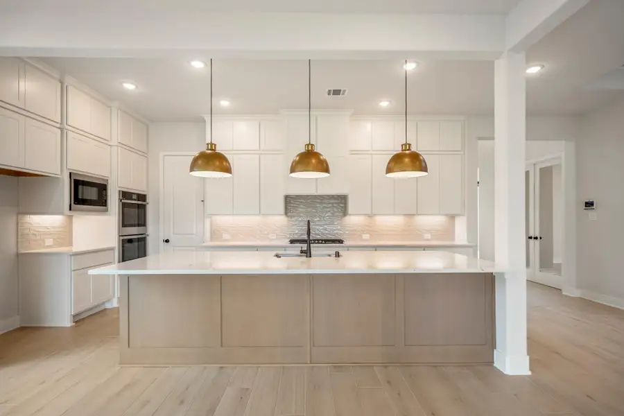 Furnished interior view inside a new home in ARTAVIA 55' Lots, Conroe (Image 7). Furnished interior view inside a new home in ARTAVIA 55' Lots, Conroe (Image 7).