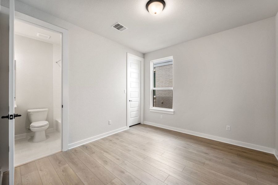 Spacious, unfurnished interior of a new home in Heritage, Dripping Springs (Image 42). Spacious, unfurnished interior of a new home in Heritage, Dripping Springs (Image 42).