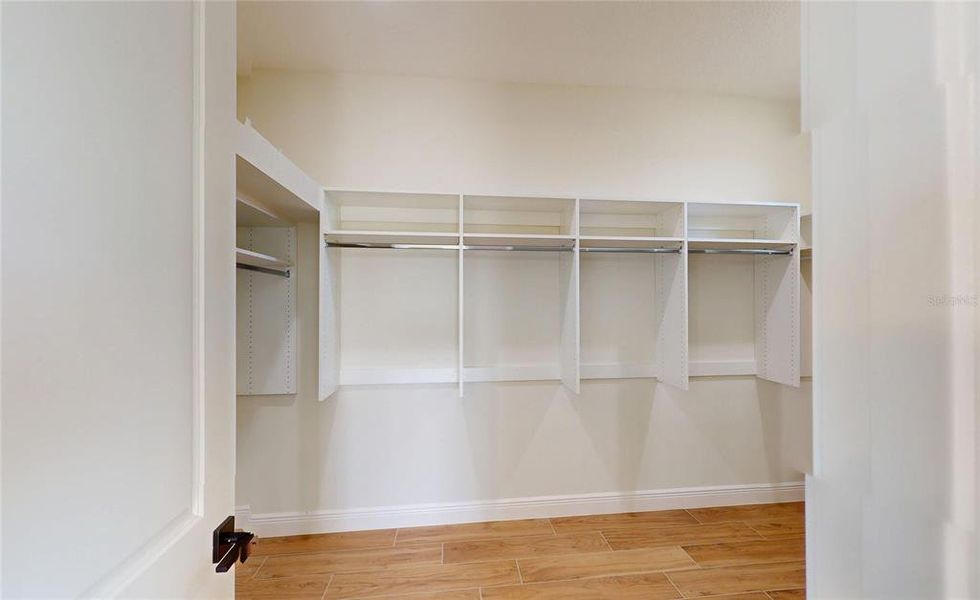 Spacious, unfurnished interior of a new home in Waterset, Apollo Beach (Image 20).