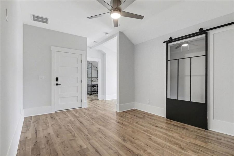 Spacious, unfurnished interior of a new home in , Lawrenceville (Image 37).