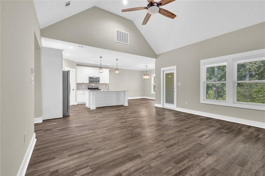 Spacious, unfurnished interior of a new home in , Macon (Image 36).