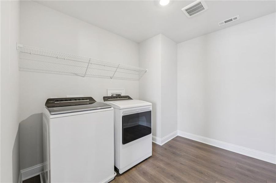 Close-up of interior finishes inside a home in River Pointe, Monroe (Image 21).