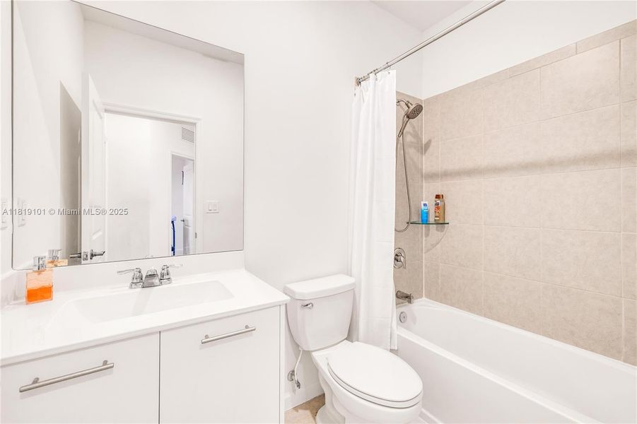 Furnished interior view inside a new home in Westview: Nantucket Collection, Miami (Image 28). Furnished interior view inside a new home in Westview: Nantucket Collection, Miami (Image 28).