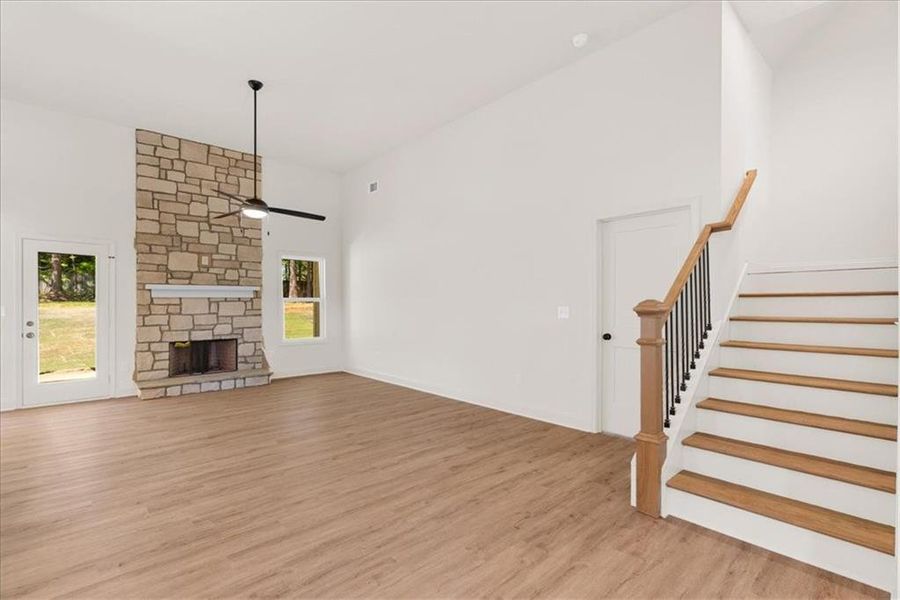 Spacious, unfurnished interior of a new home in , Calhoun (Image 13).