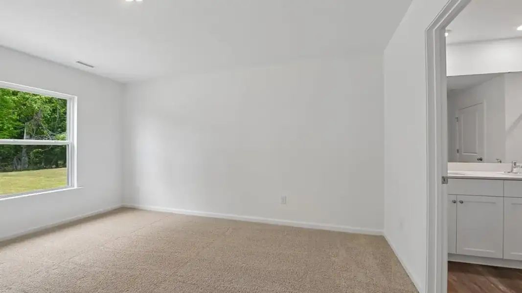 Spacious, unfurnished interior of a new home in Wilson's Ridge, Wilson's Mills (Image 25).