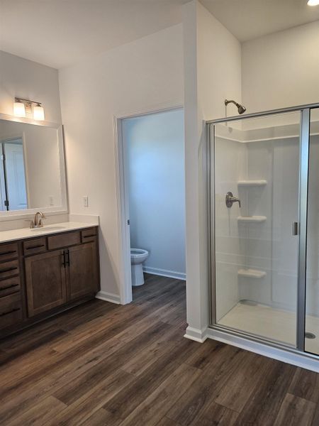 Furnished interior view inside a new home in Edgefield, Loris (Image 11).