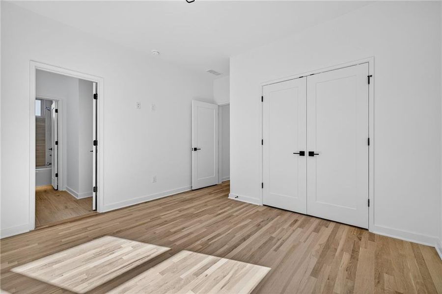 Spacious, unfurnished interior of a new home in , Atlanta (Image 42).