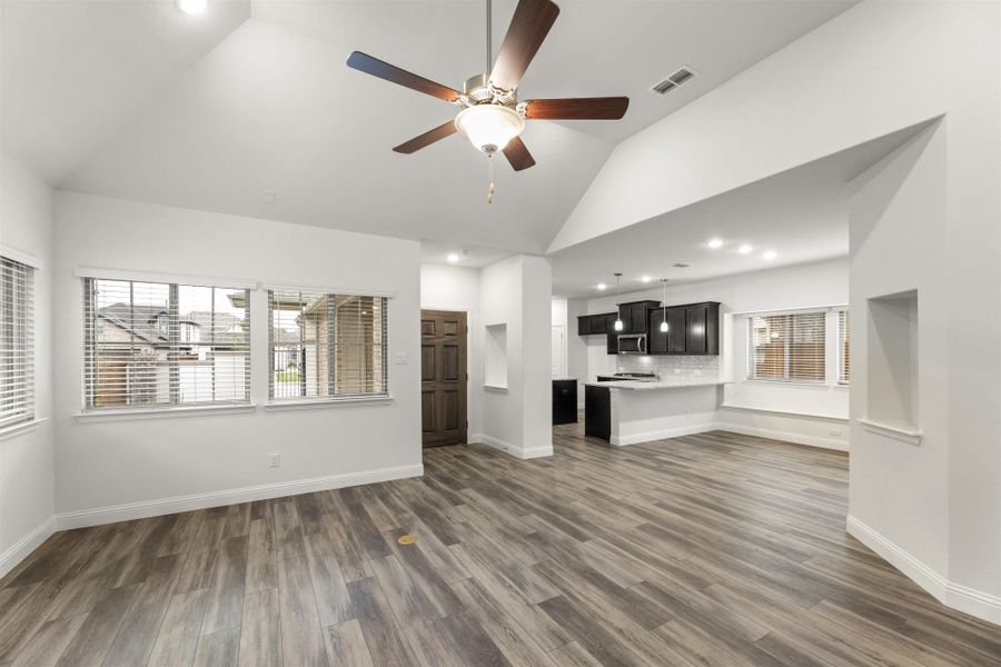 Spacious, unfurnished interior of a new home in The Reserve at Spiritas Ranch, Little Elm (Image 13).