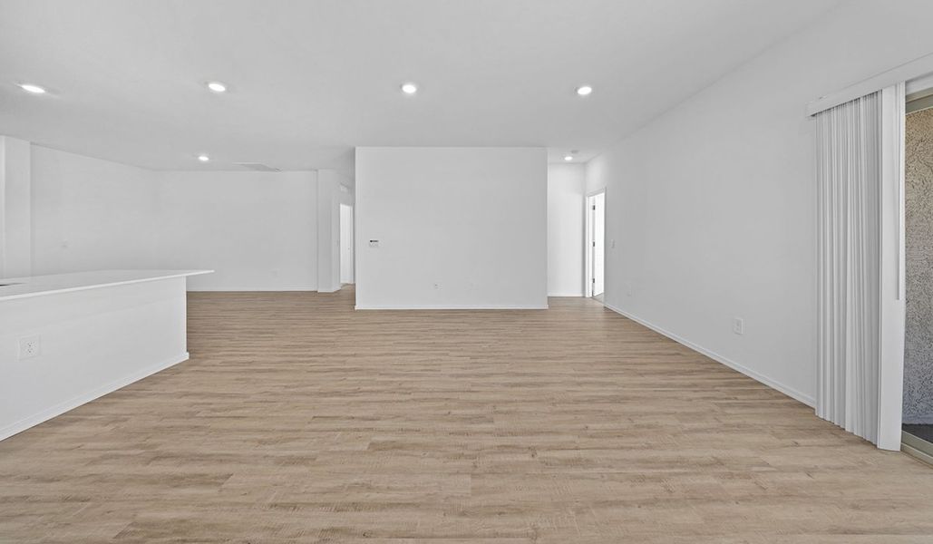 Representative unfurnished interior of a home built from the Lakeway - H40L by D.R. Horton in Sycamore Vista, Vail (Image 25).