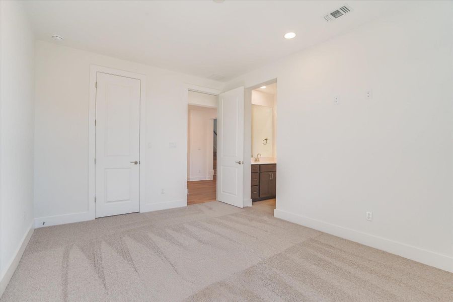 Spacious, unfurnished interior of a new home in Leander Estates, Leander (Image 23).