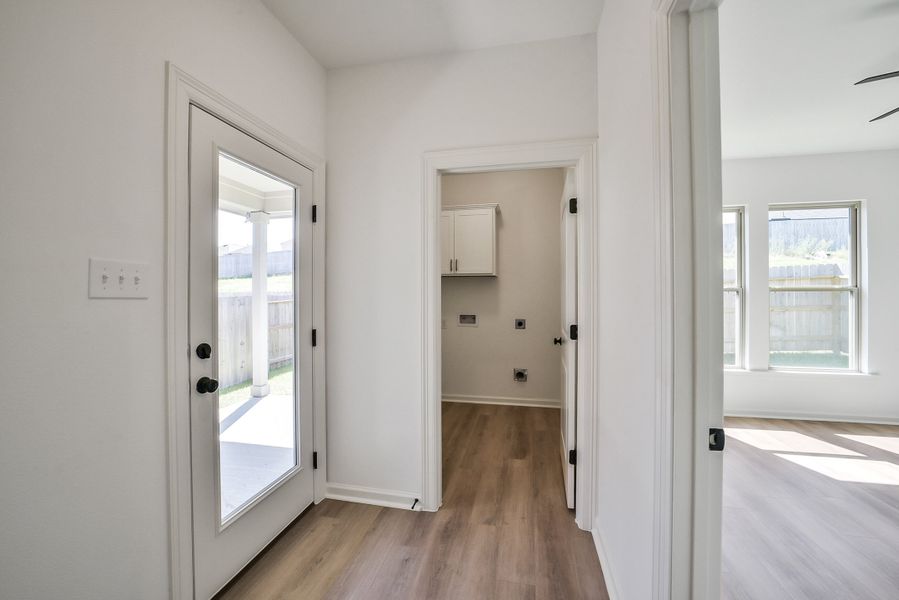Spacious, unfurnished interior of a new home in Mostyn Springs, Magnolia (Image 28).