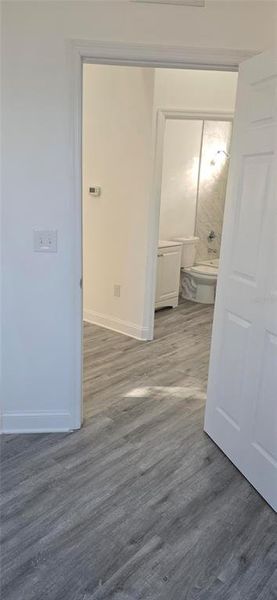 Spacious, unfurnished interior of a new home in , Sebring (Image 15).