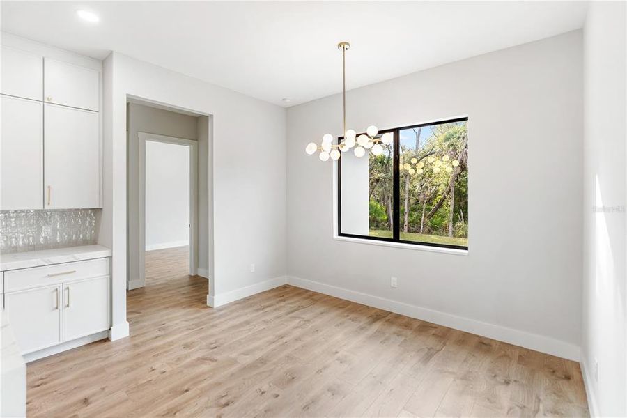 Spacious, unfurnished interior of a new home in , Port Charlotte (Image 74).