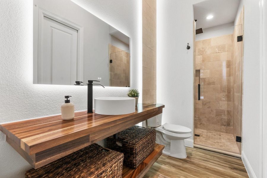 Furnished interior view inside a new home in , Tomball (Image 42). Furnished interior view inside a new home in , Tomball (Image 42).