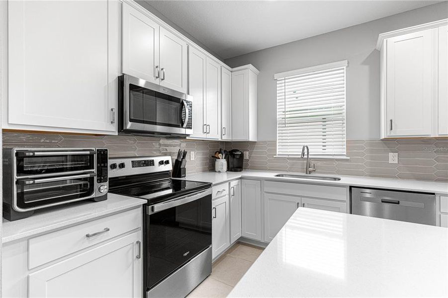 Furnished interior view inside a new home in Del Webb Stone Creek, Ocala (Image 29).