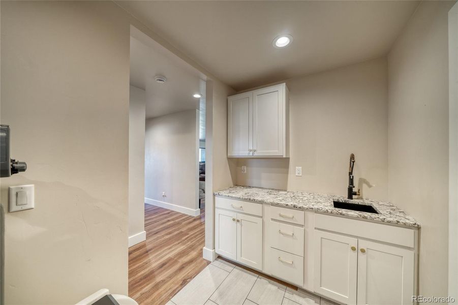 Utility sink in laundry/mud room
