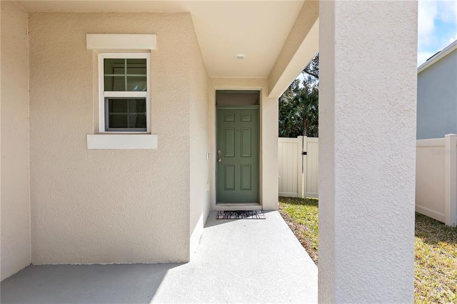 Exterior details and patio area of a home in Pelham Park, Deland (Image 26).