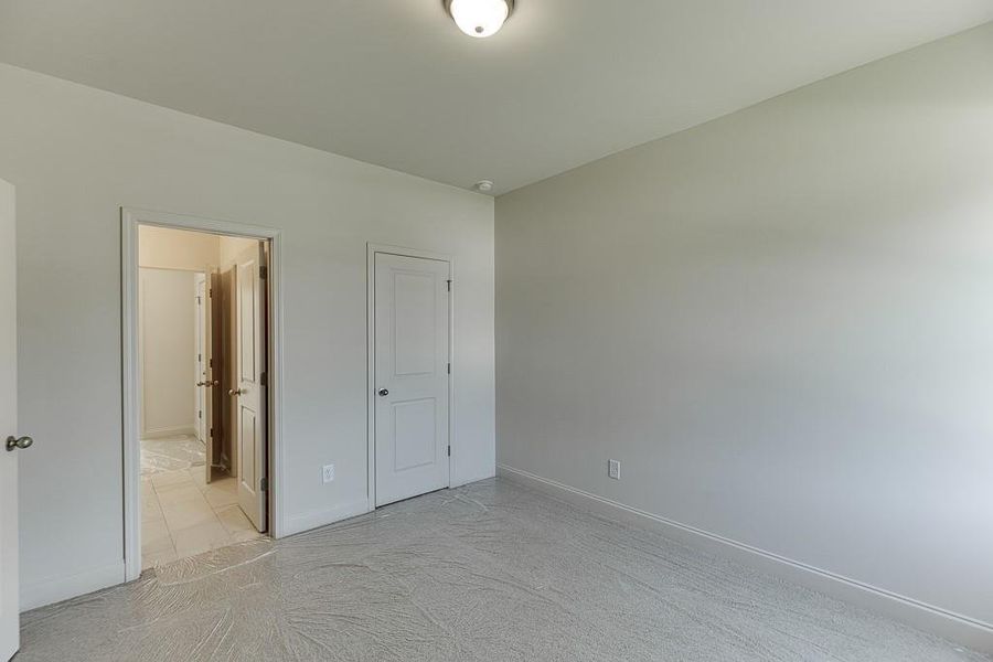 Spacious, unfurnished interior of a new home in , Jefferson (Image 20).