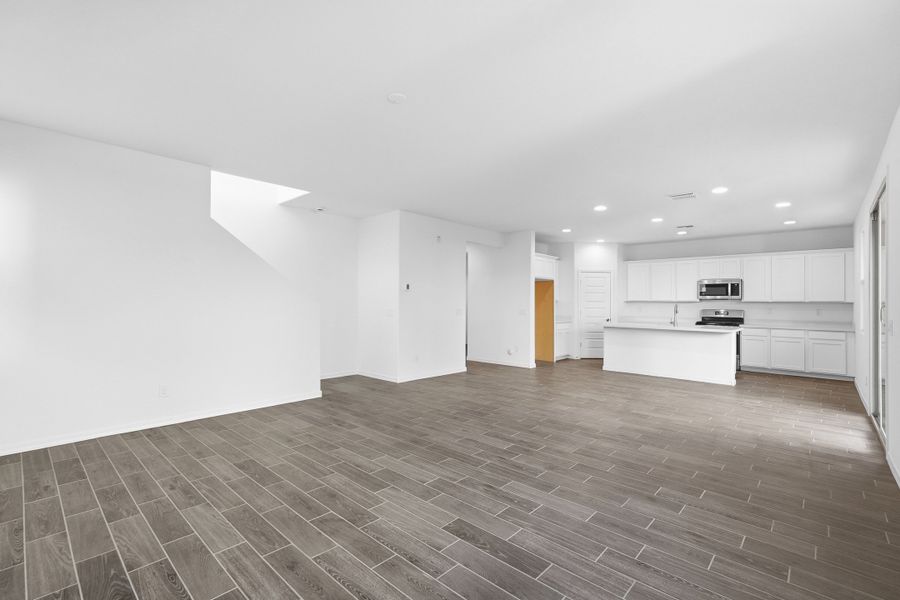 Spacious, unfurnished interior of a new home in Artisan at Asante, Surprise (Image 15).