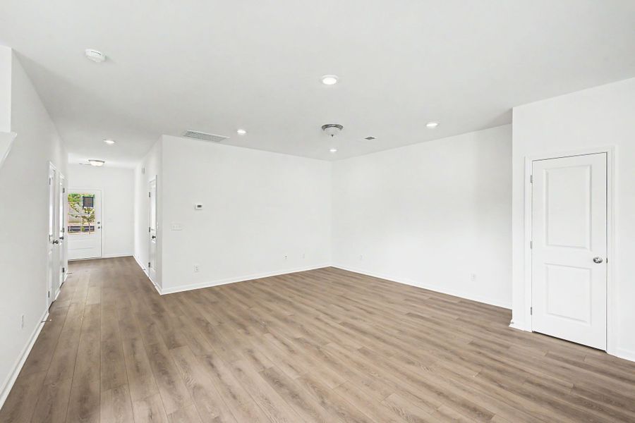 Spacious, unfurnished interior of a new home in Ironhorse, Dickson (Image 28).