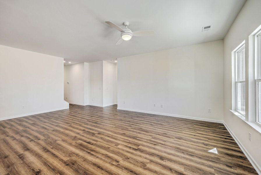Spacious, unfurnished interior of a new home in , Holly Hill (Image 16).