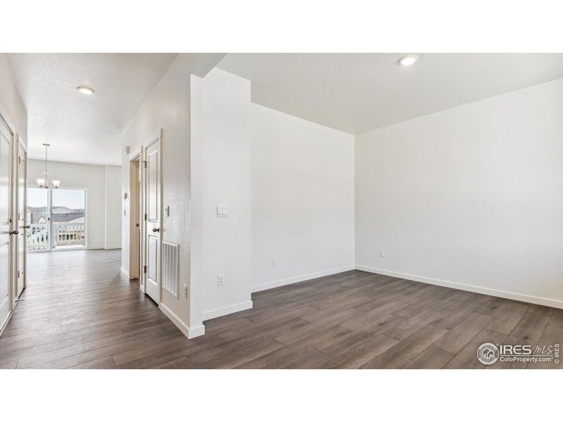 Spacious, unfurnished interior of a new home in Vantage, Berthoud (Image 24).