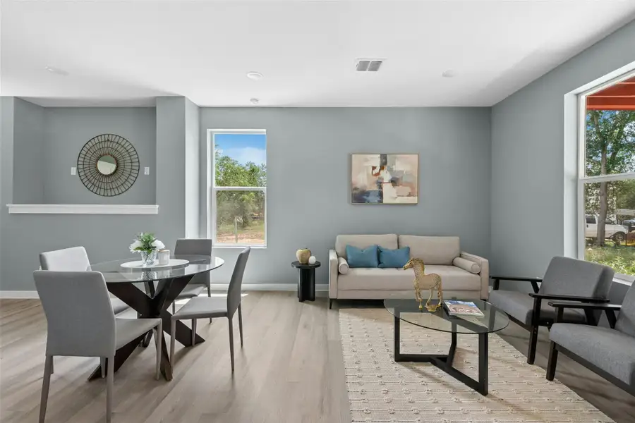 Furnished interior view inside a new home in , Luling (Image 4).