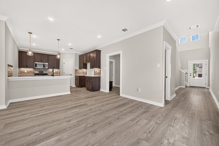 Spacious, unfurnished interior of a new home in Aldeana, Bonney (Image 21).