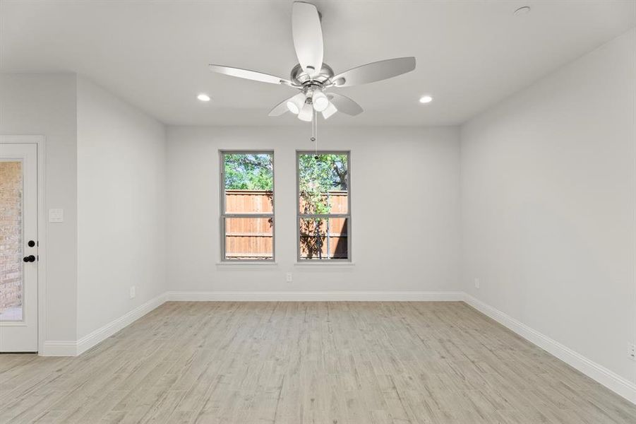 09. 6945 Mustang - Family (2) 09. 6945 Mustang - Family (2)