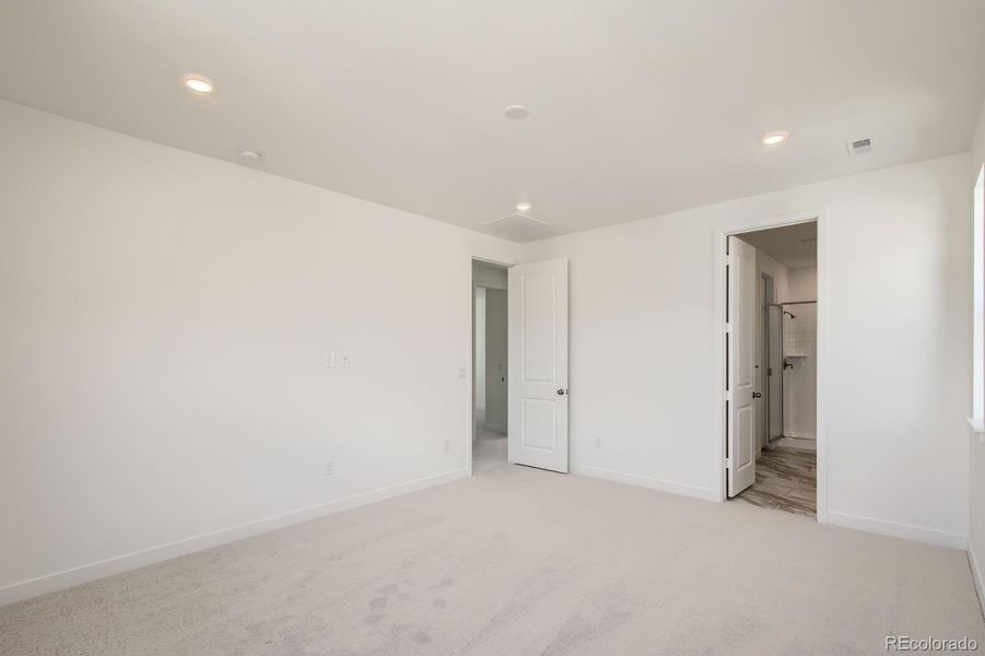 Spacious, unfurnished interior of a new home in Red Rocks Ranch: The Skyline Collection, Morrison (Image 10).