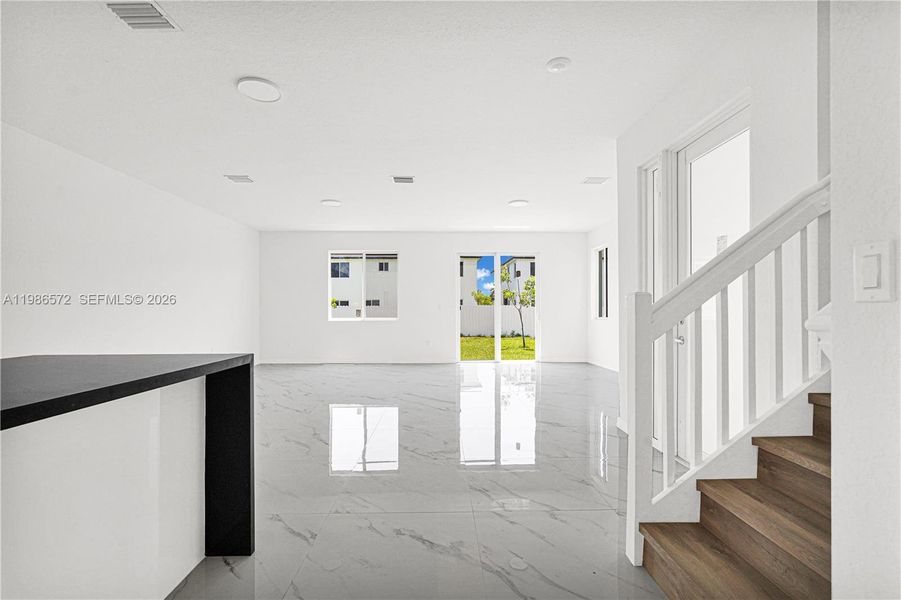 Spacious, unfurnished interior of a new home in , Miami (Image 20).