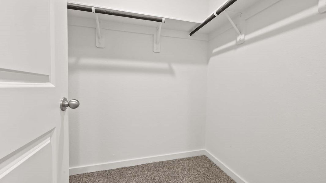 Spacious, unfurnished interior of a new home in Holly Ridge, Rosenberg (Image 27).