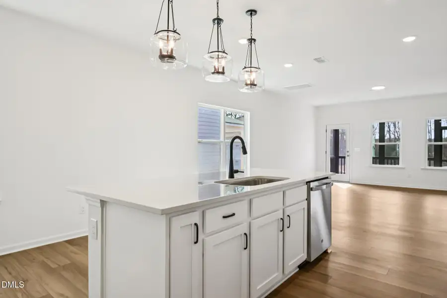 18-web-or-mls-Emeline Wy-S2402-018