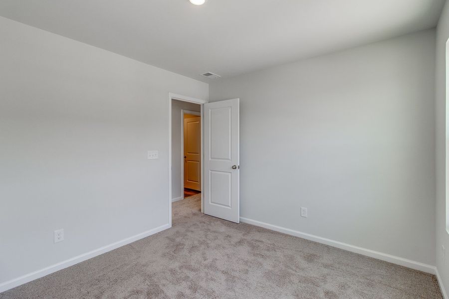Spacious, unfurnished interior of a new home in Bluefield, Lexington (Image 42). Spacious, unfurnished interior of a new home in Bluefield, Lexington (Image 42).