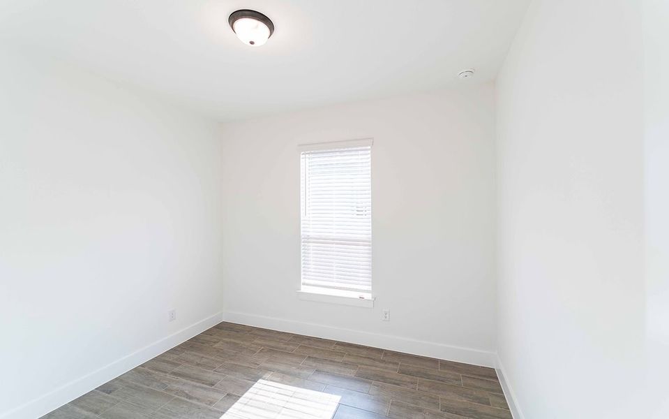 Spacious, unfurnished interior of a new home in Sanctuary, Salado (Image 9).