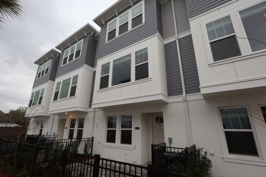 Condo located in St. Petersburg, FL showcasing its design and architecture (Image 2). Condo located in St. Petersburg, FL showcasing its design and architecture (Image 2).