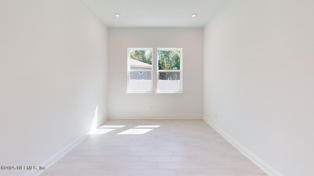 Spacious, unfurnished interior of a new home in RiverTown - Ravines, St. Johns (Image 13).