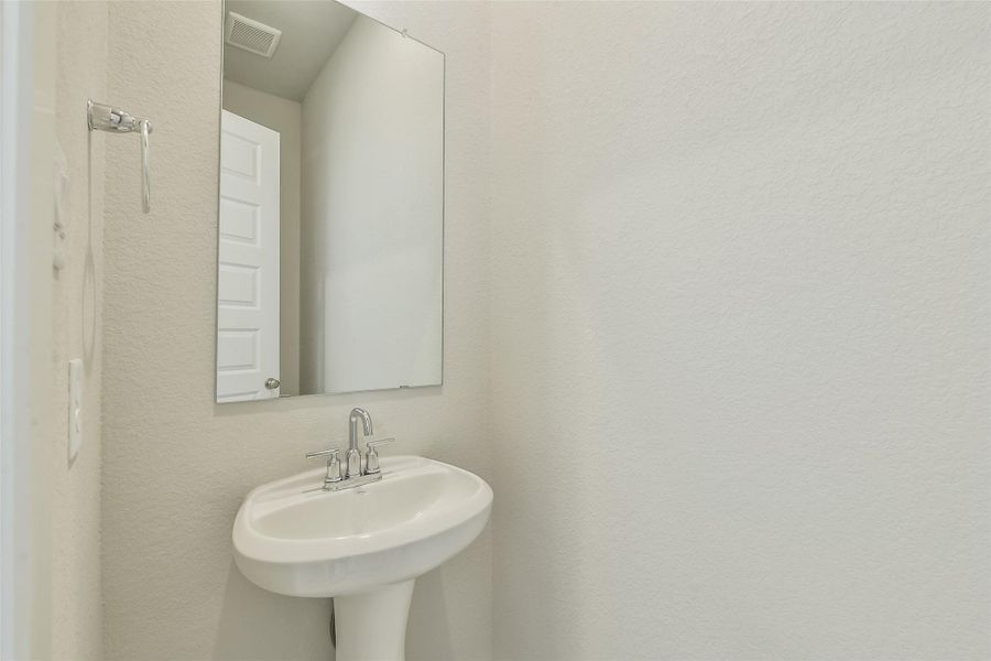 Close-up of interior finishes inside a home in Summer Place  35', Montgomery (Image 14).
