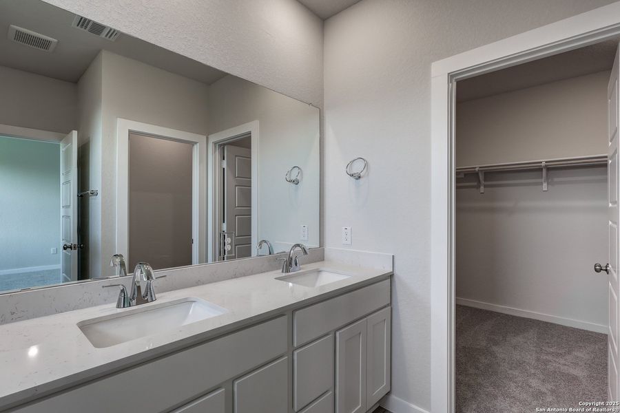 Furnished interior view inside a new home in Cinco Lakes, San Antonio (Image 11).