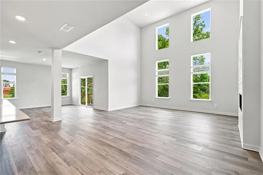 Spacious, unfurnished interior of a new home in Conner Farm, Dawsonville (Image 10).