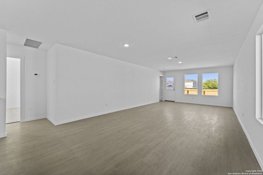 Spacious, unfurnished interior of a new home in , New Braunfels (Image 19).