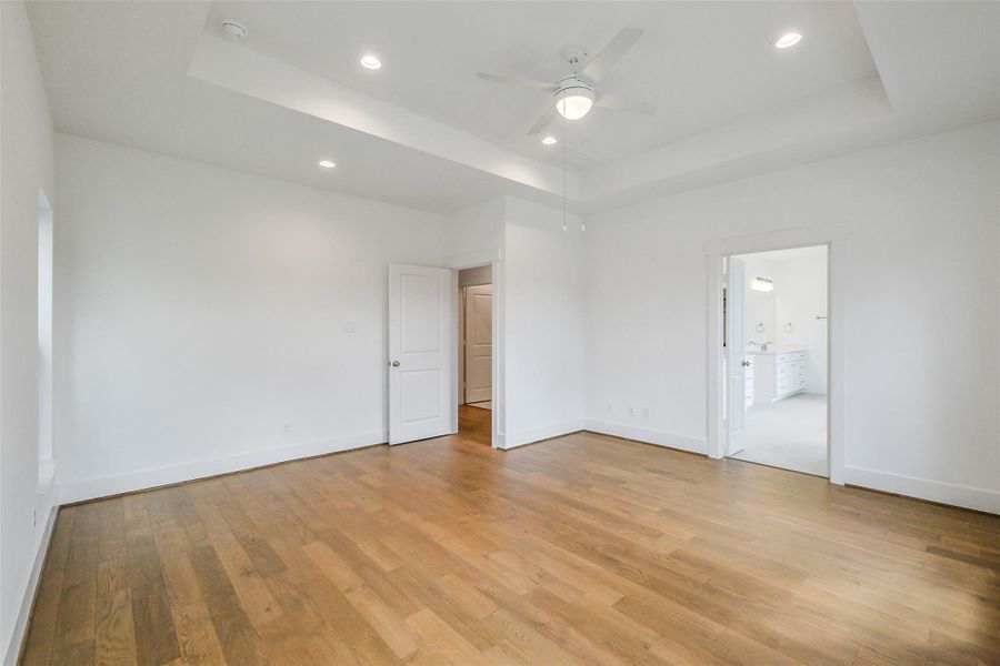 Spacious, unfurnished interior of a new home in Timbergrove Trails, Houston (Image 38).