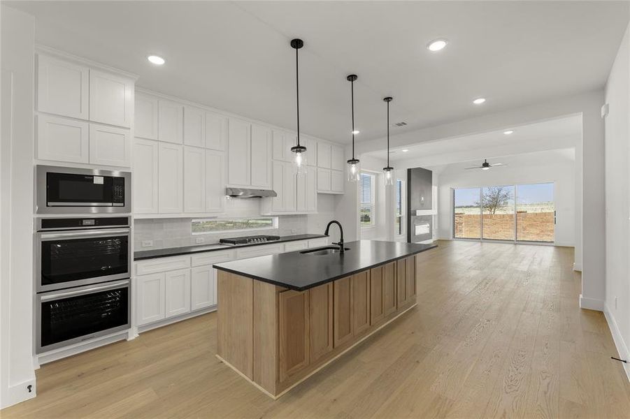 7_08. 752 Wilderness - Kitchen (3)